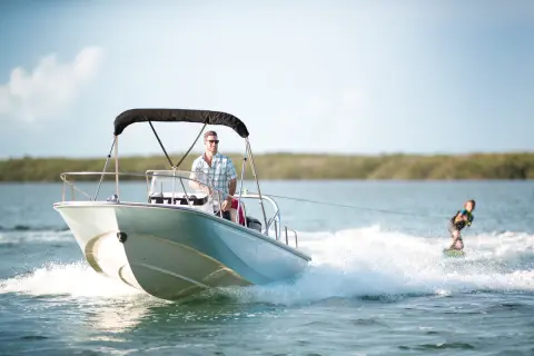 Boston Whaler 170 Montauk — Aalsmeer (bij Leimuiden)