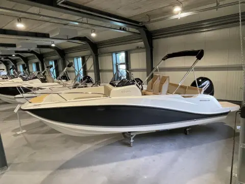 Quicksilver 605 Open — Giethoorn